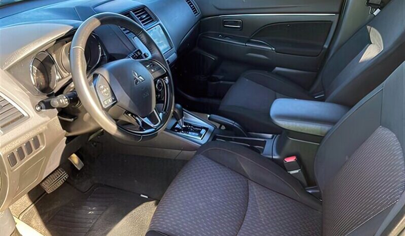 
								2019 Mitsubishi RVR SE AWD full									