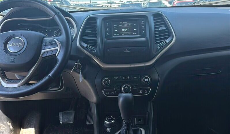 
								2016 Jeep Cherokee Sport Altitude 4X4 full									