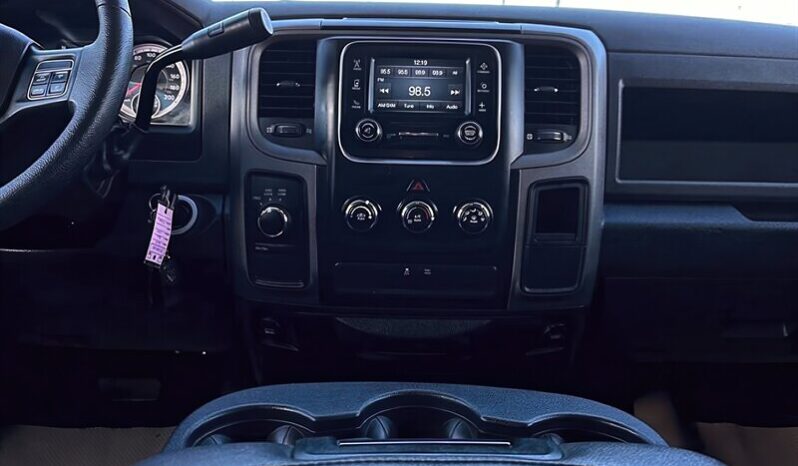
								2019 Ram 1500 Tradesman Crew Cab 4×4 5.7L Hemi full									