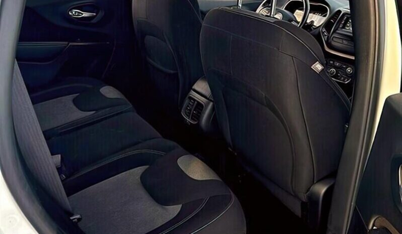 
								2016 Jeep Cherokee Sport 4X4 full									