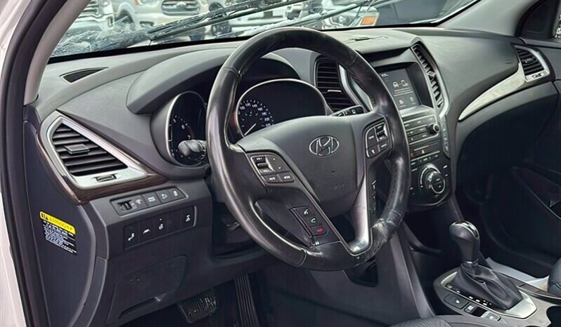 
								2019 Hyundai Santa Fe XL Preferred AWD full									