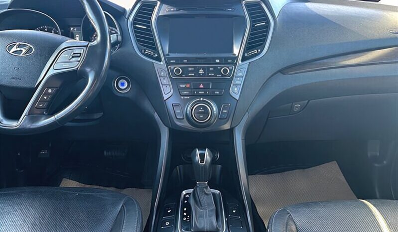 
								2017 Hyundai Santa Fe Limited AWD full									