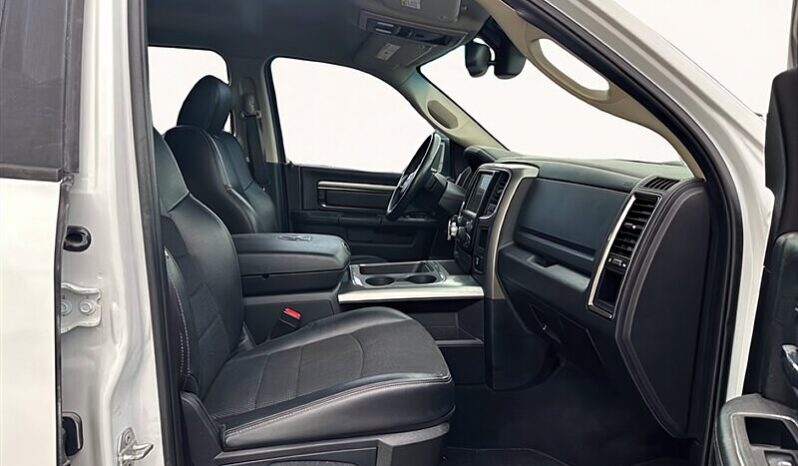 
								2018 Ram 1500 Sport Quad Cab 4×4 5.7L Hemi full									