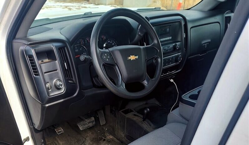 
								2017 Chevrolet Silverado Crew Cab 4×4 5.3L full									