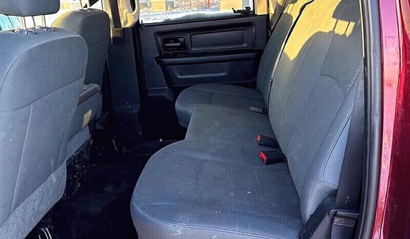 
								2016 Ram 1500 ST 5.7L Hemi Crew Cab 4X4 full									