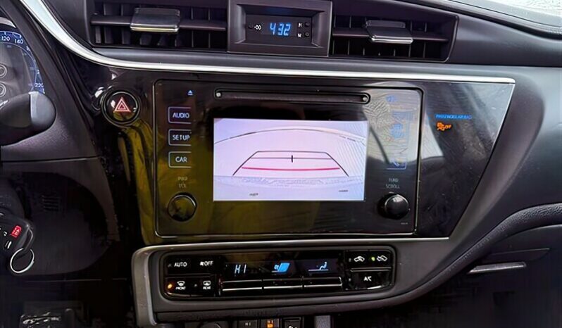 
								2019 Toyota Corolla L full									