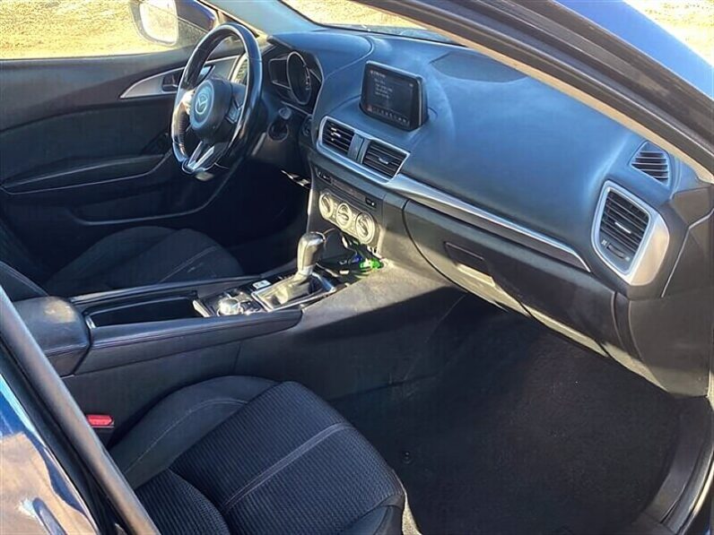 
								2018 Mazda3 GS full									