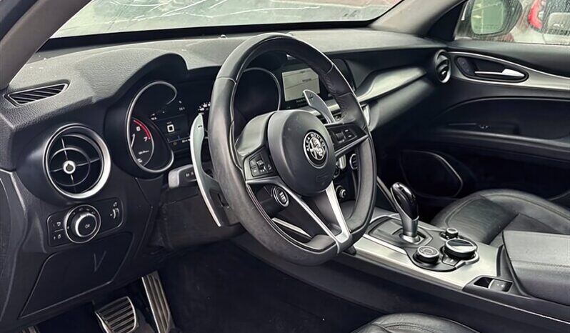 
								2018 Alfa Romeo Stelvio Sport AWD full									
