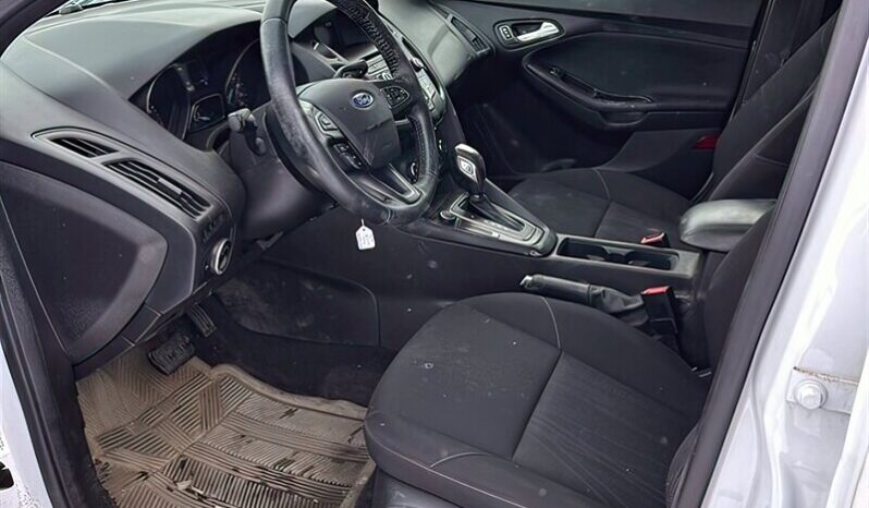 
								2016 Ford Focus SE full									