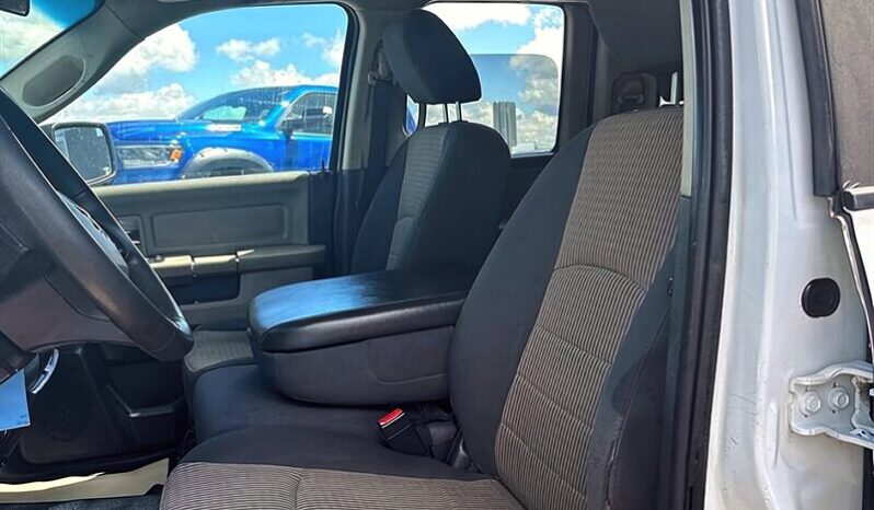 
								2012 Ram 1500 SLT Quad Cab 5.7L Hemi full									