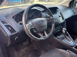 
										2017 Ford Focus SE full									