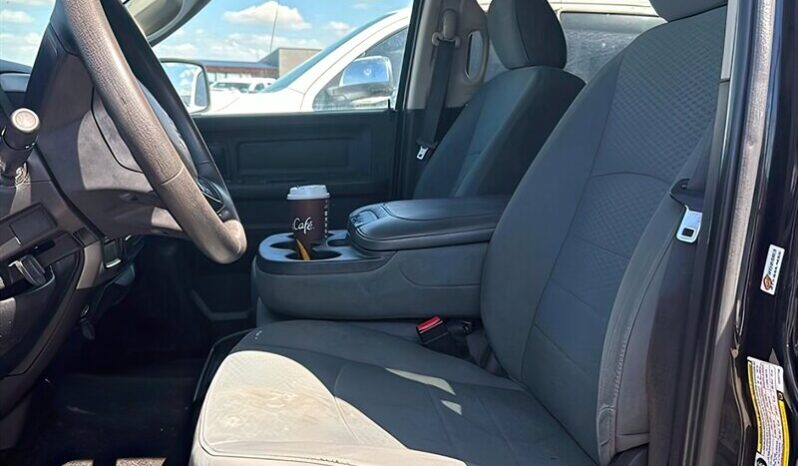 
								2014 Ram 1500 ST 5.7L Hemi Crew Cab 4X4 full									
