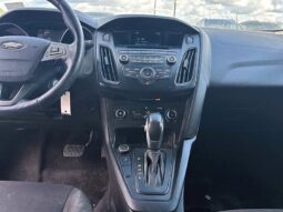 
										2017 Ford Focus SE full									