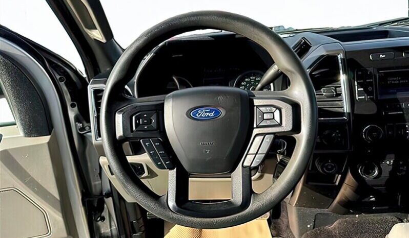 
								2017 Ford F-150 XLT Crew Cab 4X4 full									
