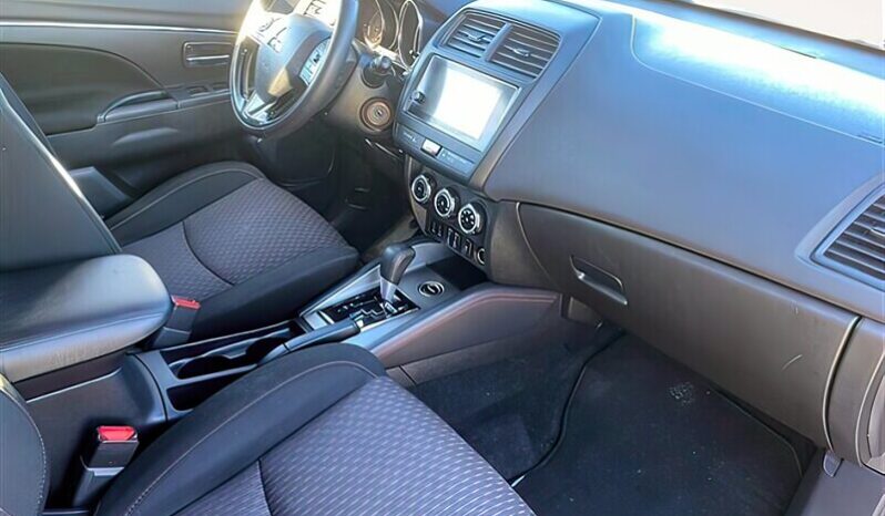 
								2019 Mitsubishi RVR SE AWD full									