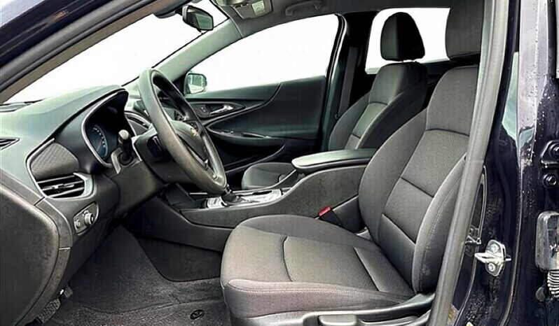 
								2022 Chevrolet Malibu LS full									