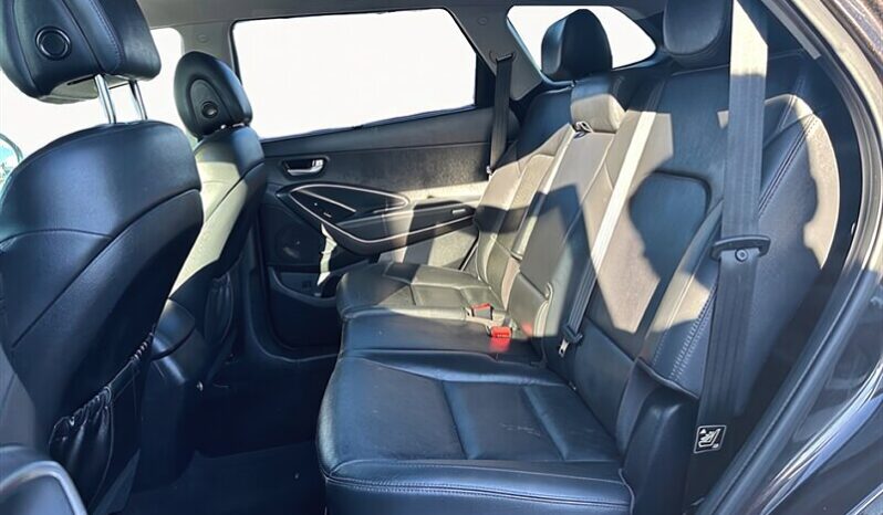 
								2017 Hyundai Santa Fe Limited AWD full									