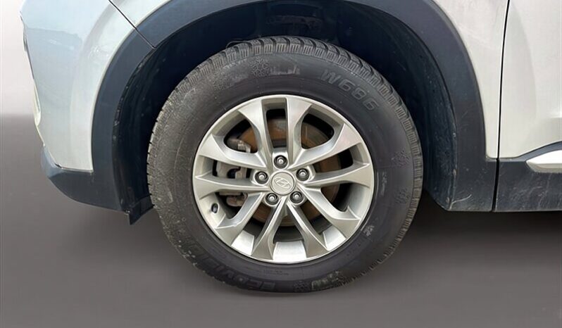 
								2019 Hyundai Santa Fe Essential AWD full									