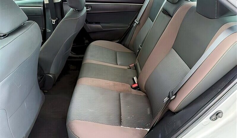 
								2019 Toyota Corolla L full									