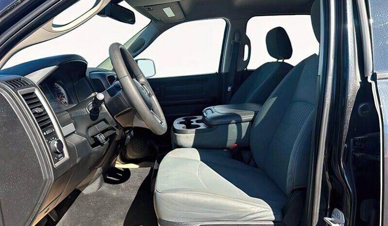 
								2018 ram 1500 Tradesman Crew Cab 4×4 5.7L Hemi full									