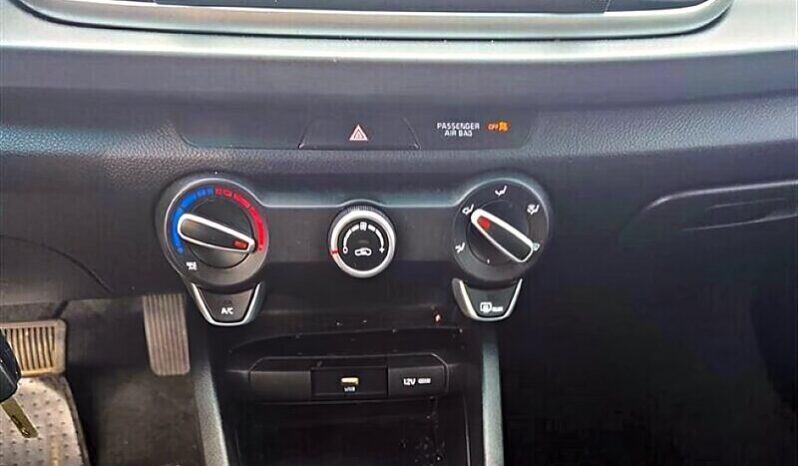 
								2023 Kia Rio 5-Door LX+ full									