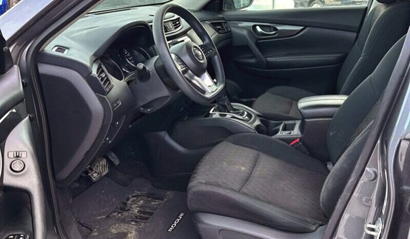 
								2018 Nissan Rogue SV full									