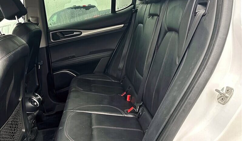 
								2018 Alfa Romeo Stelvio Sport AWD full									