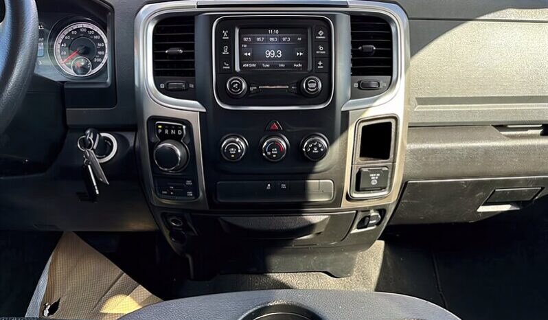 
								2019 Ram 1500 Classic SLT 5.7L Hemi Crew Cab 4X4 full									