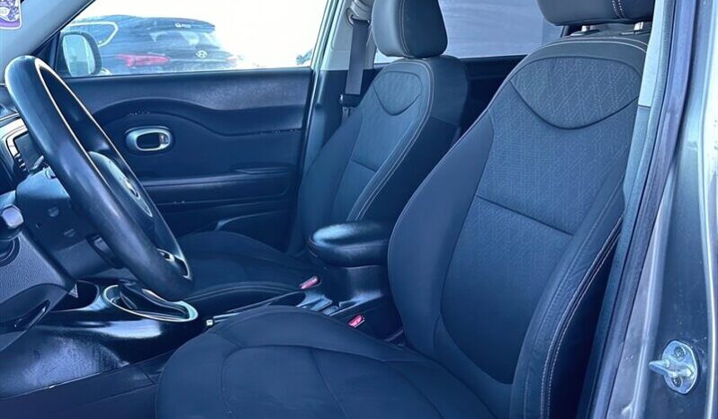 
								2019 Kia Soul LX full									