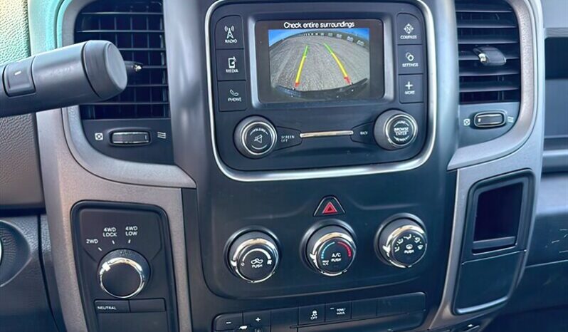 
								2017 Ram 1500 Express 5.7L Hemi Crew Cab 4X4 full									
