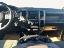
										2018 ram 1500 Tradesman Crew Cab 4×4 5.7L Hemi full									