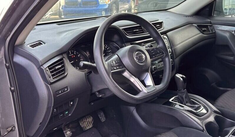 
								2018 Nissan Rogue SV full									