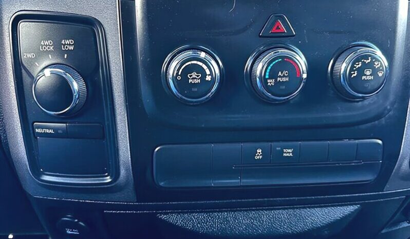 
								2019 Ram 1500 Tradesman Crew Cab 4×4 5.7L Hemi full									