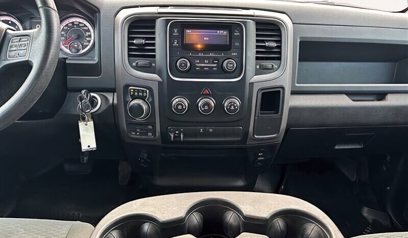
								2020 Ram 1500 Classic ST Ext. Cab 4X4 full									