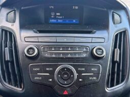 
										2017 Ford Focus SE full									