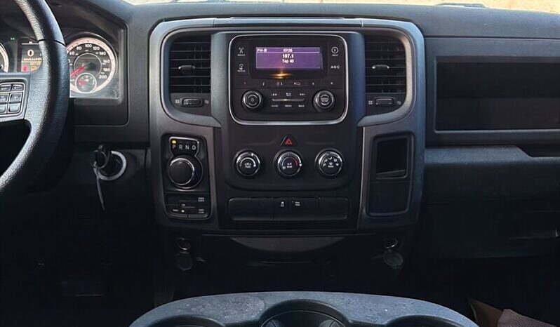 
								2017 Ram 1500 Tradesman Quad Cab 4×4 5.7L Hemi full									