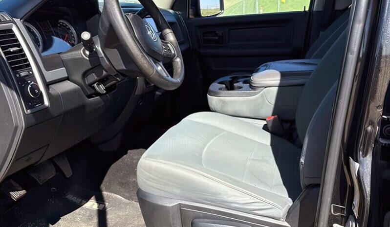 
								2017 Ram 1500 Express 5.7L Hemi Crew Cab 4X4 full									