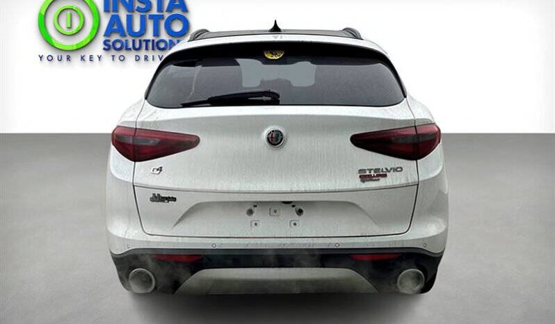 
								2018 Alfa Romeo Stelvio Sport AWD full									