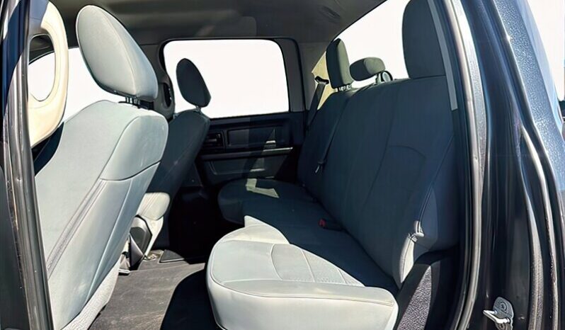 
								2018 ram 1500 Tradesman Crew Cab 4×4 5.7L Hemi full									