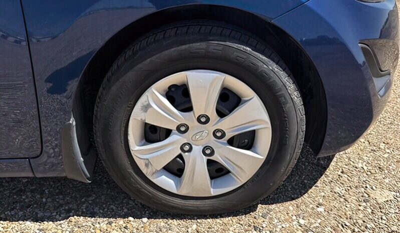 
								2015 Hyundai Elantra L full									