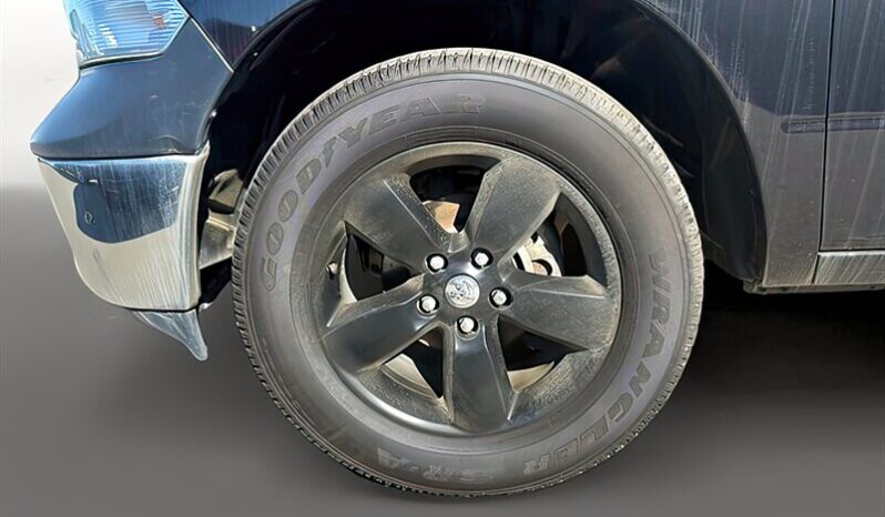
								2018 ram 1500 Tradesman Crew Cab 4×4 5.7L Hemi full									