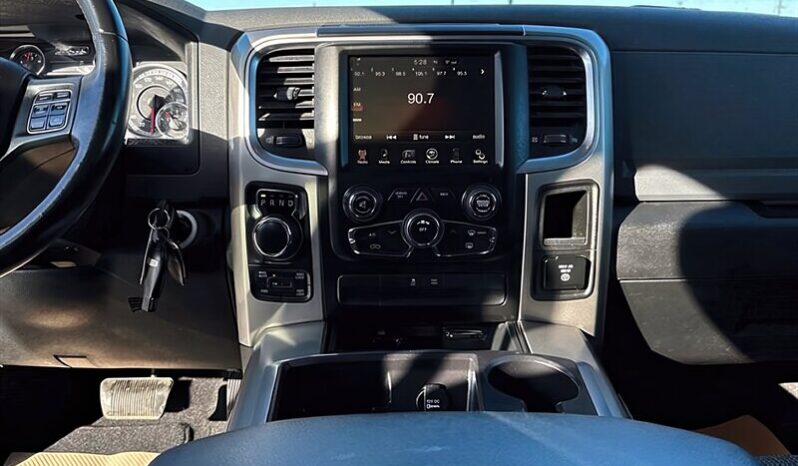 
								2015 Ram 1500 Big Horn Quad Cab 4×4 Hemi full									