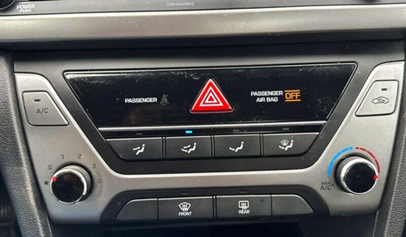 
								2017 Hyundai Elantra GL full									