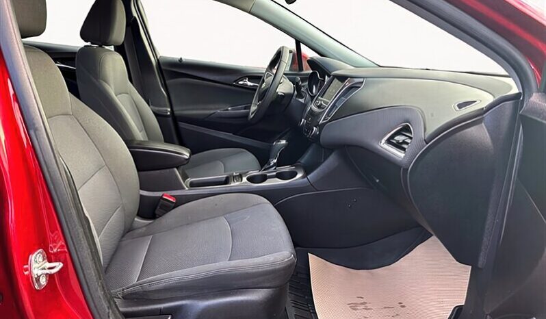 
								2019 Chevrolet Cruze LT full									