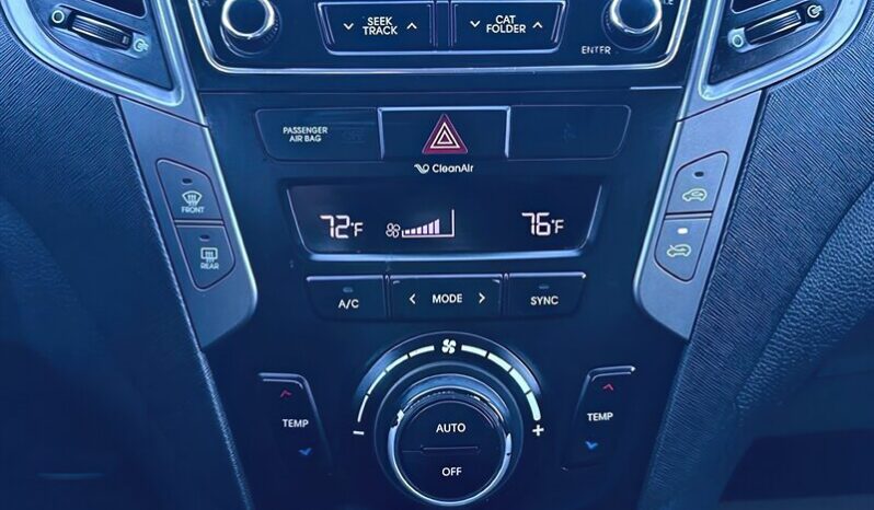 
								2017 Hyundai Santa Fe Sport Premium AWD full									