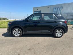 
										2023 Hyundai Venue Essential full									