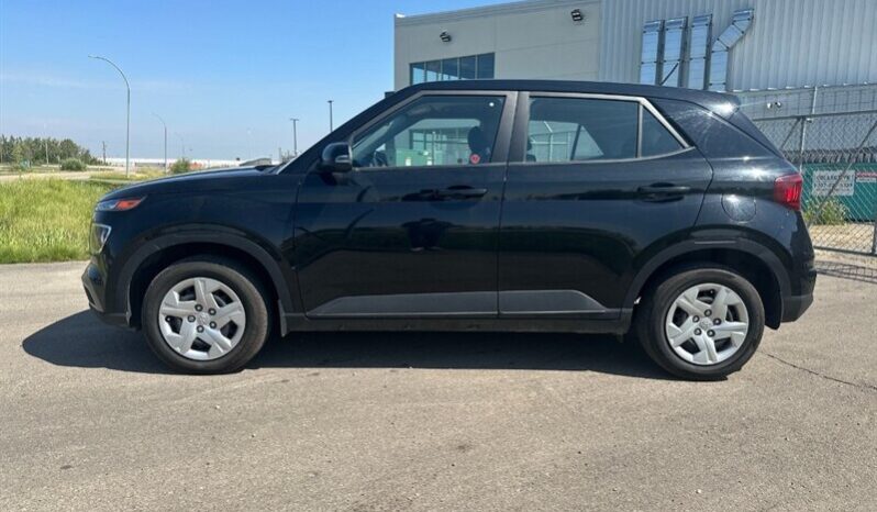 
								2023 Hyundai Venue Essential full									