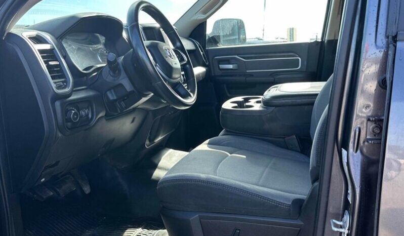 
								2020 Ram 2500 Big Horn 6.4L Hemi Crew Cab 4X4 full									
