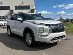 
										2024 Mitsubishi Outlander SE AWD full									