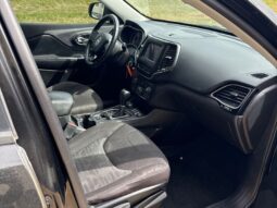 
										2019 Jeep Cherokee Latitude 4X4 full									